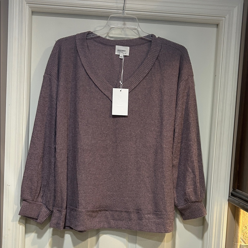 NWT Andree Lavender Knit Top
